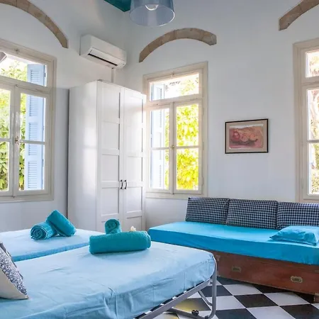 Villa Pyrgo Beachfront, Pool, Chic- Live In Style *