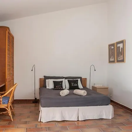 Pyrgo Beachfront, Pool, Chic- Live In Style
