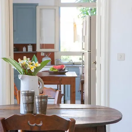 Pyrgo Beachfront, Pool, Chic- Live In Style Villa *
