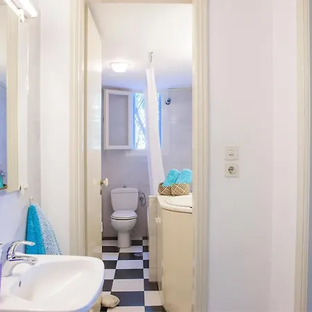 Villa Pyrgo Beachfront, Pool, Chic- Live In Style