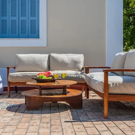 Pyrgo Beachfront, Pool, Chic- Live In Style Villa *