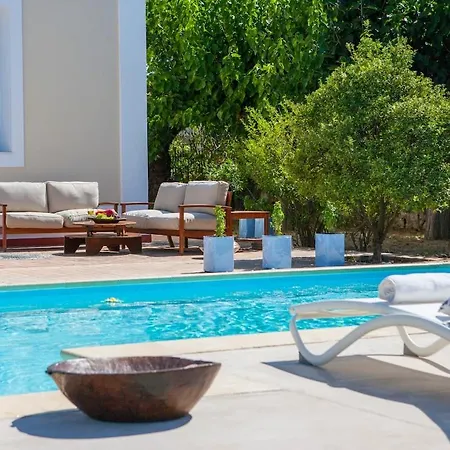 Villa Pyrgo Beachfront, Pool, Chic- Live In Style