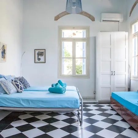 Pyrgo Beachfront, Pool, Chic- Live In Style