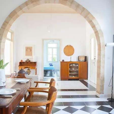 Pyrgo Beachfront, Pool, Chic- Live In Style *