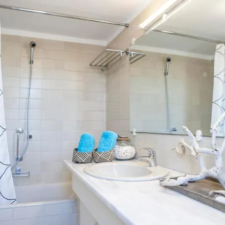 Villa Pyrgo Beachfront, Pool, Chic- Live In Style