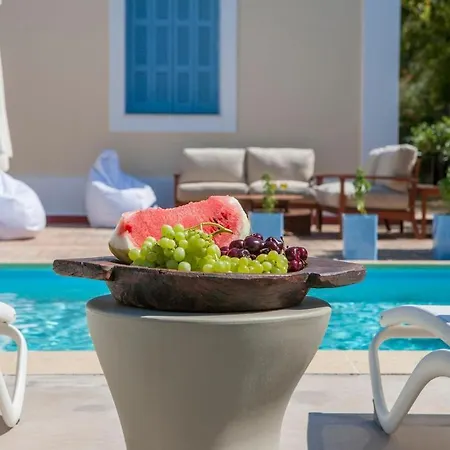 Pyrgo Beachfront, Pool, Chic- Live In Style Villa *