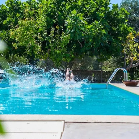Pyrgo Beachfront, Pool, Chic- Live In Style Villa Ixiá